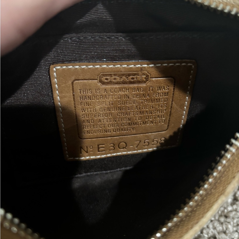 Elegant Tan Suede Shoulder Bag with Brown Trim - Picture 4 of 6